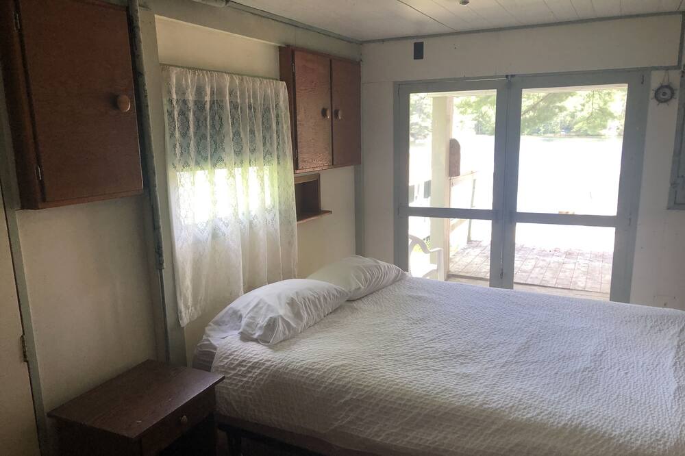 Photo of Bedroom in Trent Lakes