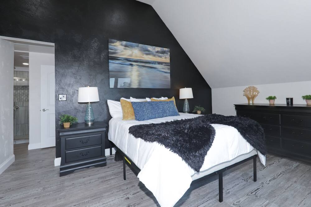 Photo of Bedroom in Menasha