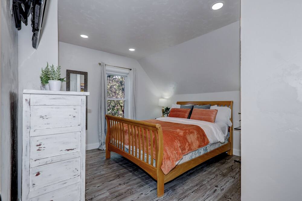 Photo of Bedroom in Menasha
