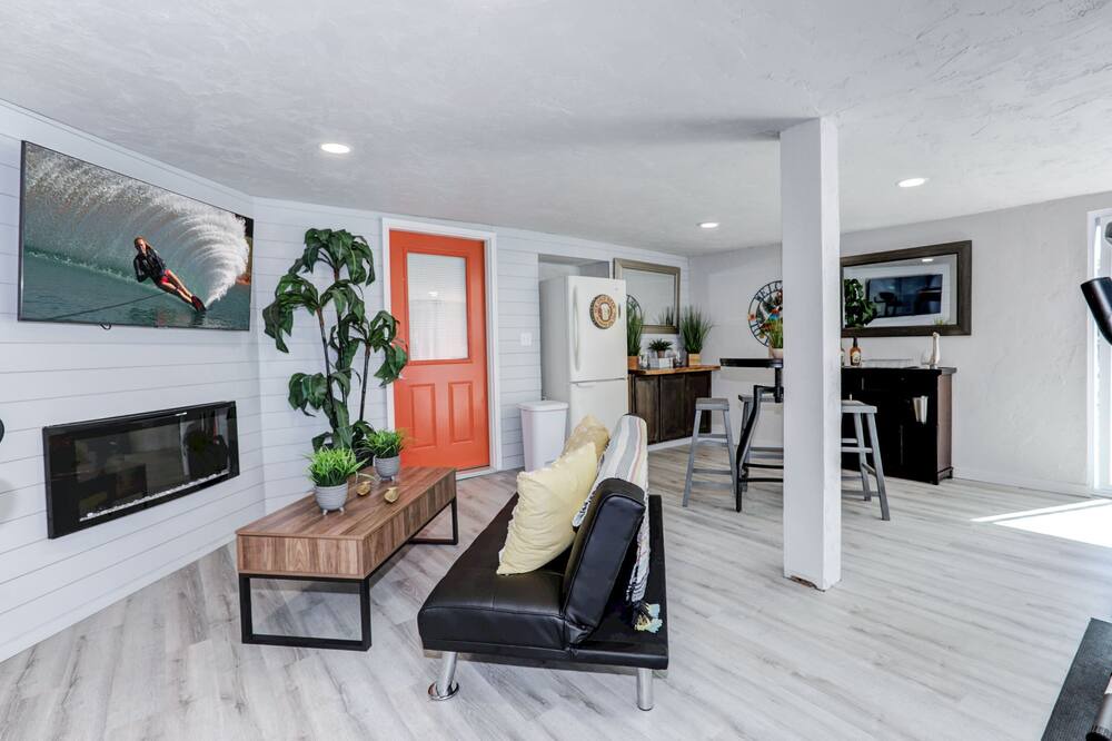 Photo of Livingroom in Menasha