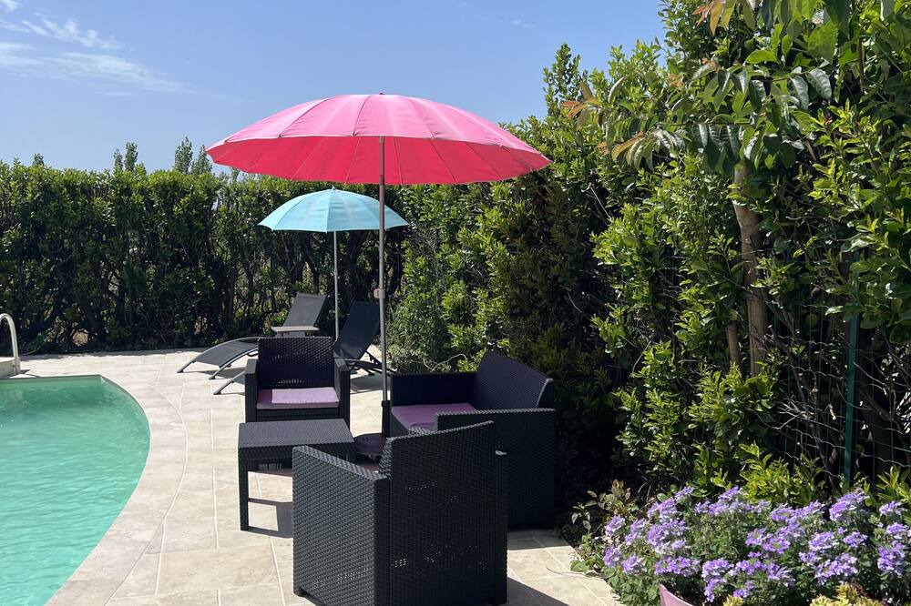 Photo of Outdoor in Camaret-sur-Aigues