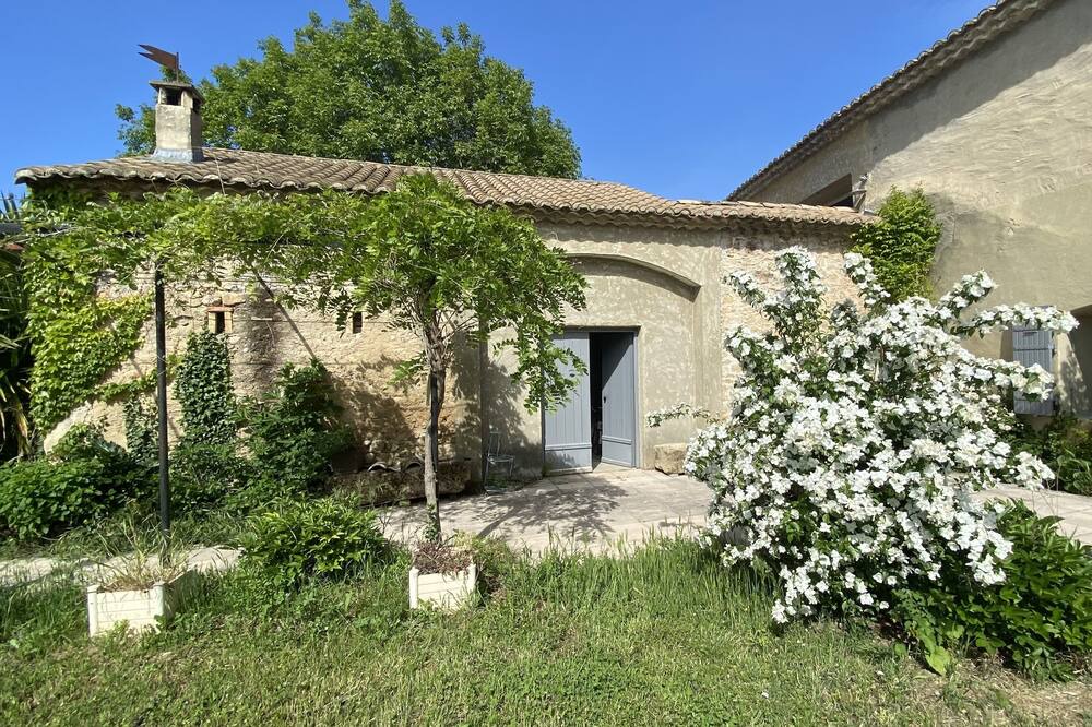 Photo of Outdoor in Camaret-sur-Aigues