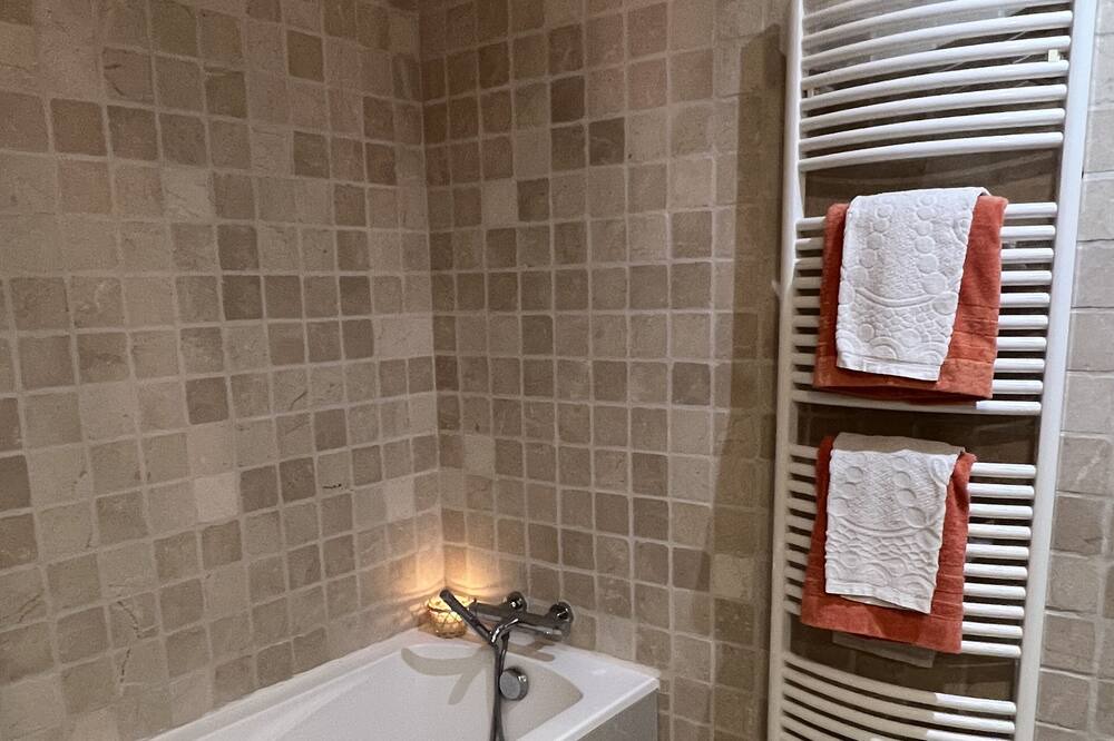 Photo of Bathroom in Camaret-sur-Aigues