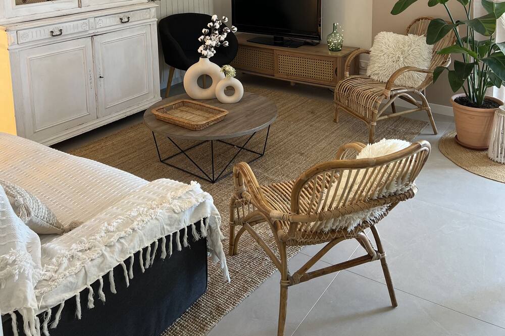 Photo of Livingroom in Camaret-sur-Aigues