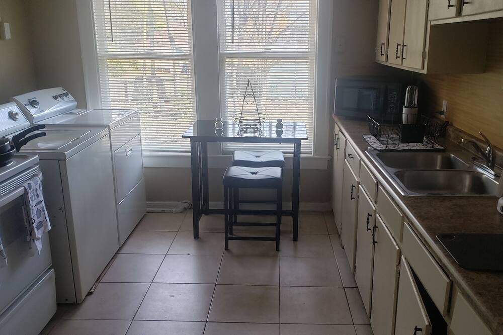 Photo of Kitchen in Highland Historic District