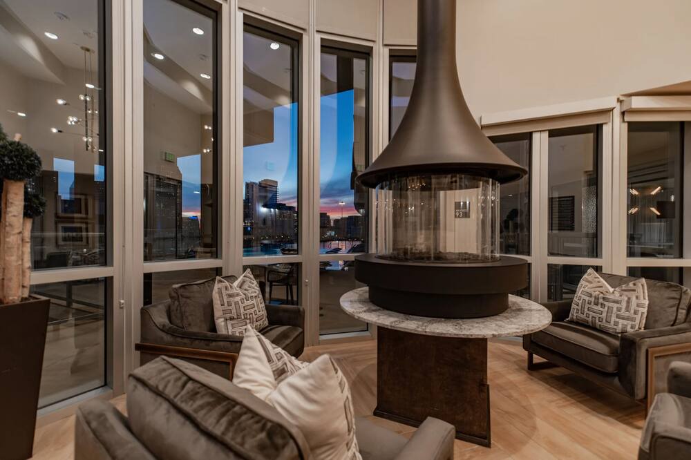 Photo of Livingroom in Old East Dallas