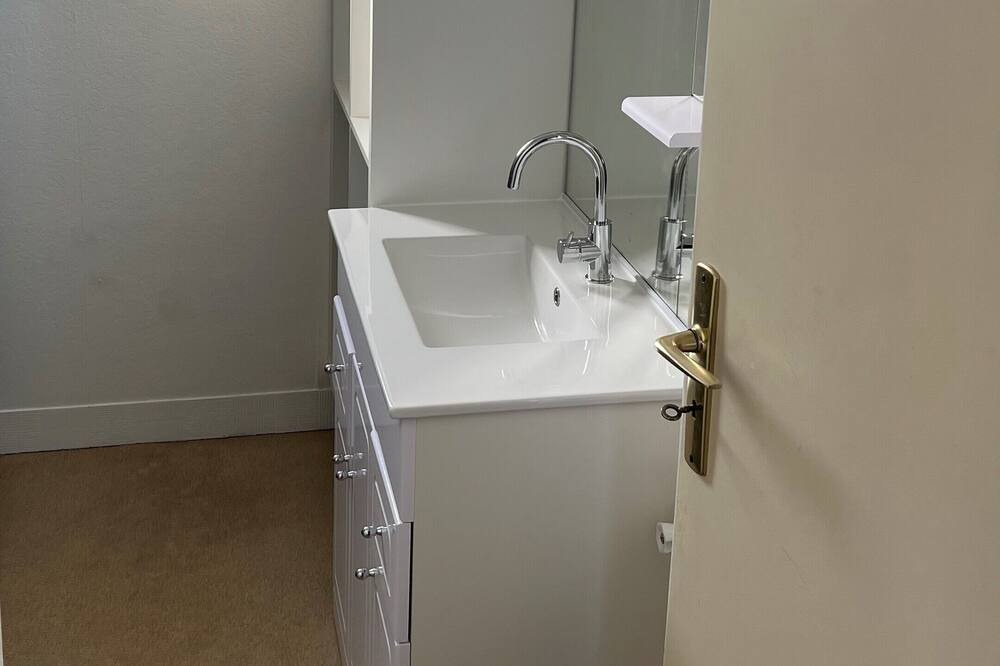 Photo of Bathroom in Flamanville