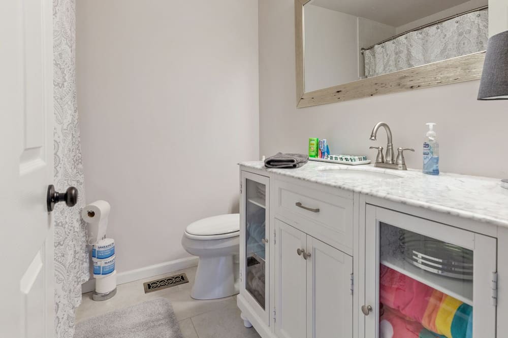 Photo of Bathroom in Oak Lawn