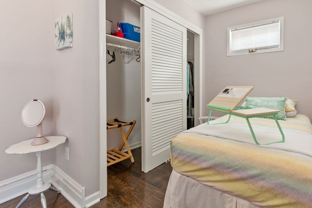 Photo of Bedroom in Oak Lawn