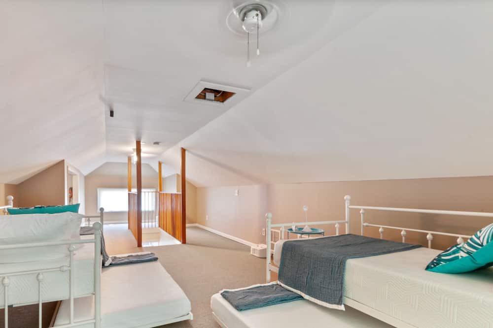 Photo of Bedroom in Oak Lawn