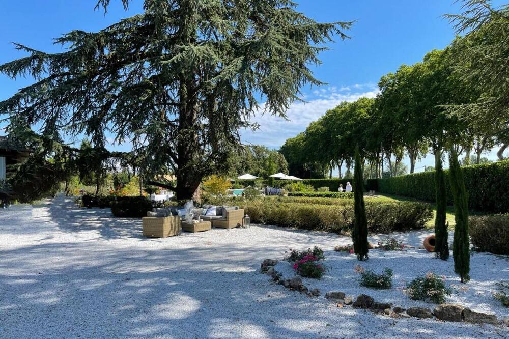 Photo of Outdoor in Lisle-sur-Tarn