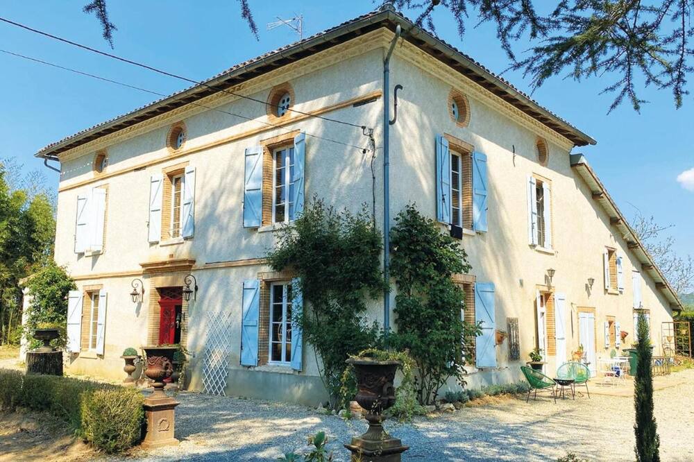 Photo of Others in Lisle-sur-Tarn