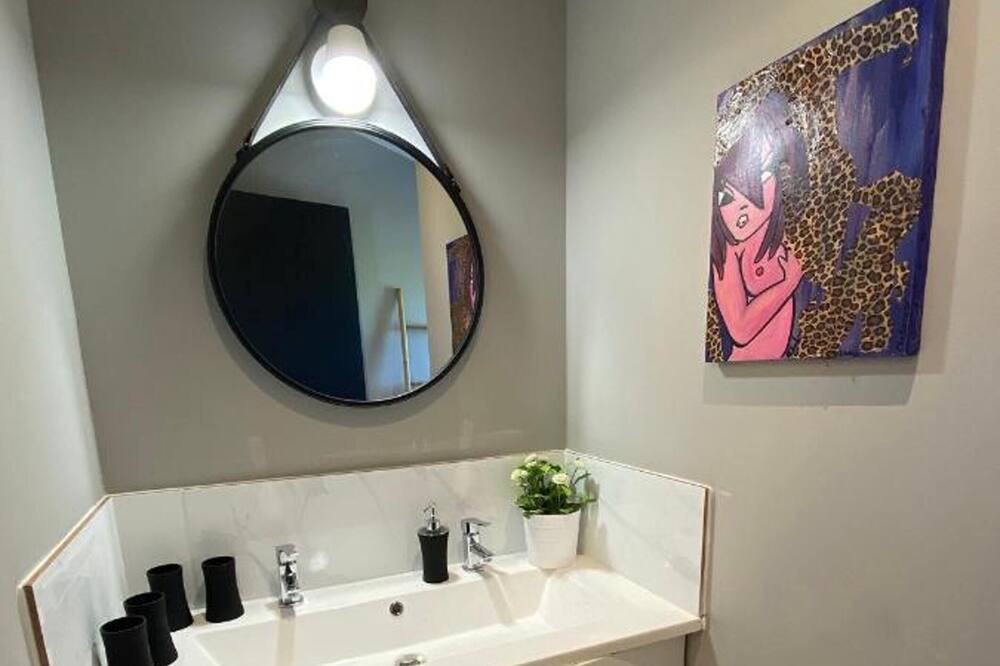 Photo of Bathroom in Lisle-sur-Tarn