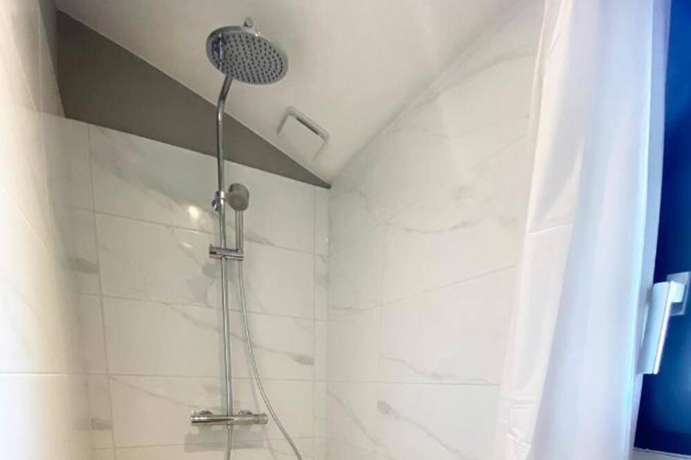 Photo of Bathroom in Lisle-sur-Tarn