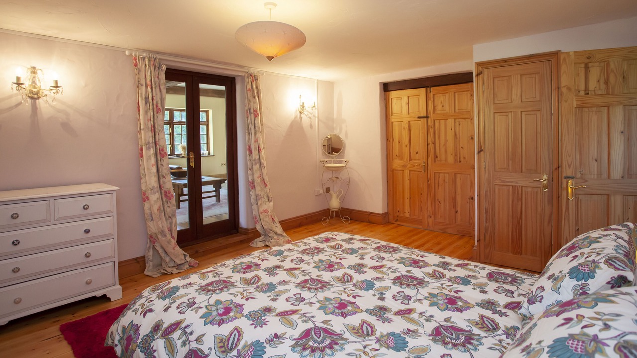 Photo of Others in Olveston