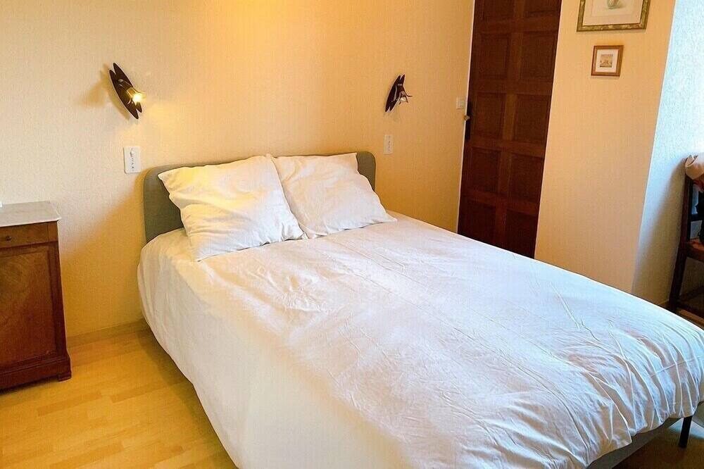 Photo of Bedroom in Boucey
