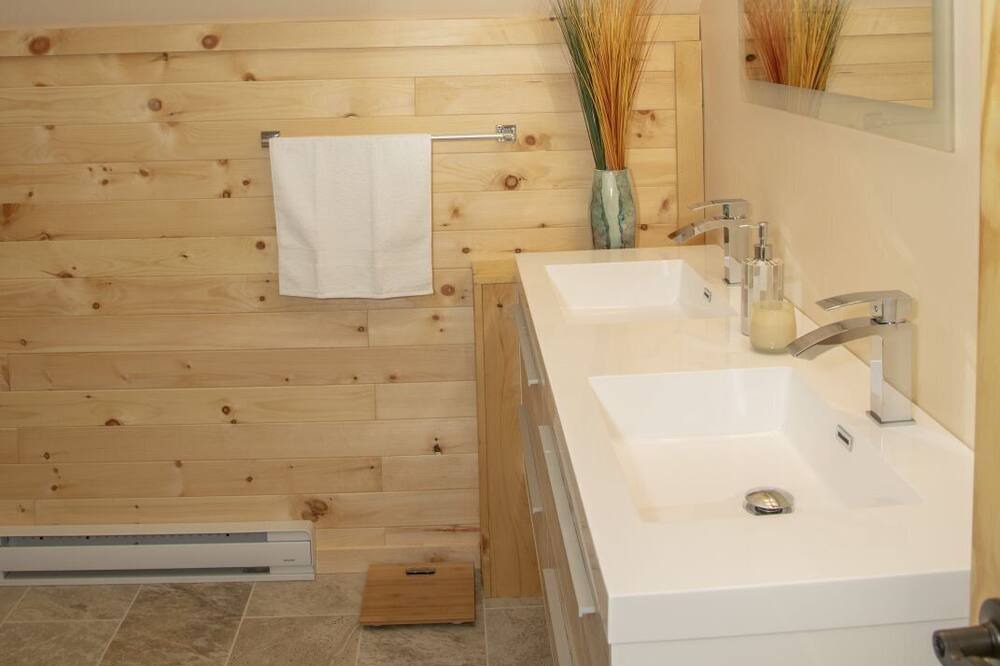 Photo of Bathroom in Wentworth-Nord