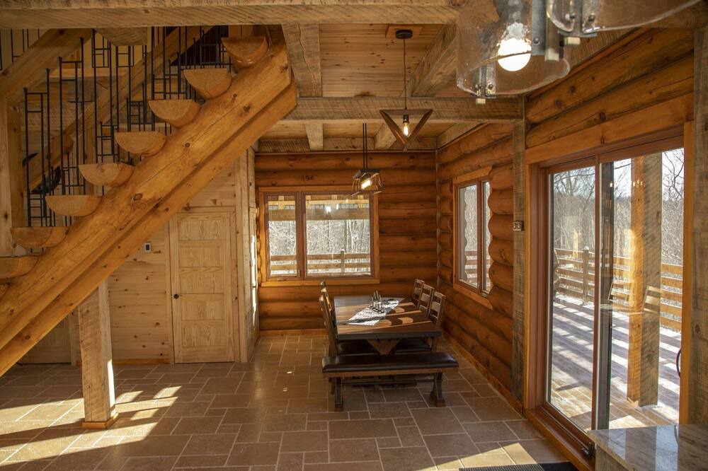 Photo of Livingroom in Wentworth-Nord