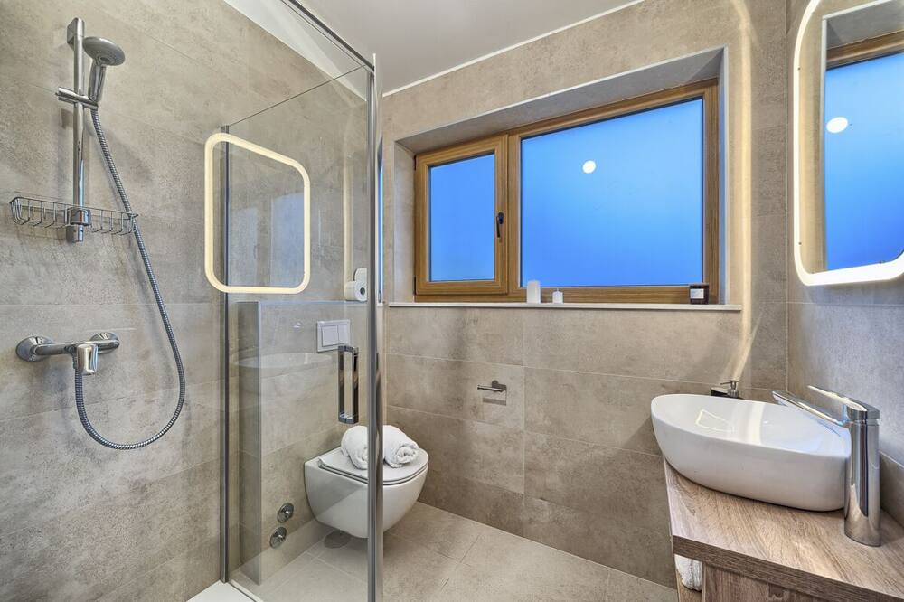 Photo of Bathroom in Turanj