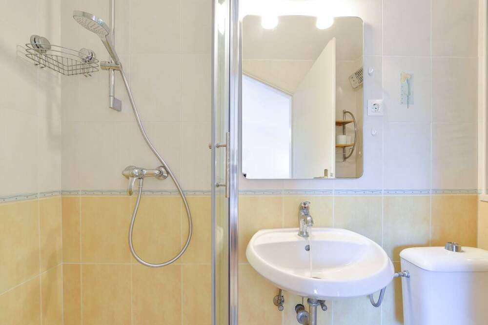 Photo of Bathroom in Krizni rat