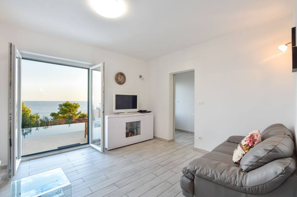 Photo of Livingroom in Krizni rat