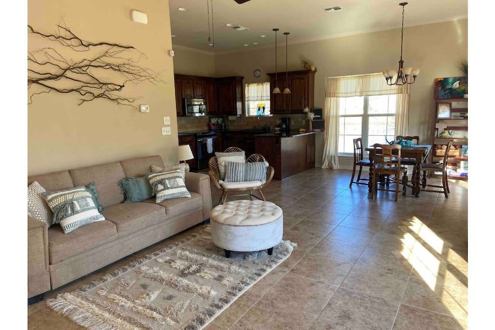 Photo of Livingroom in Benton