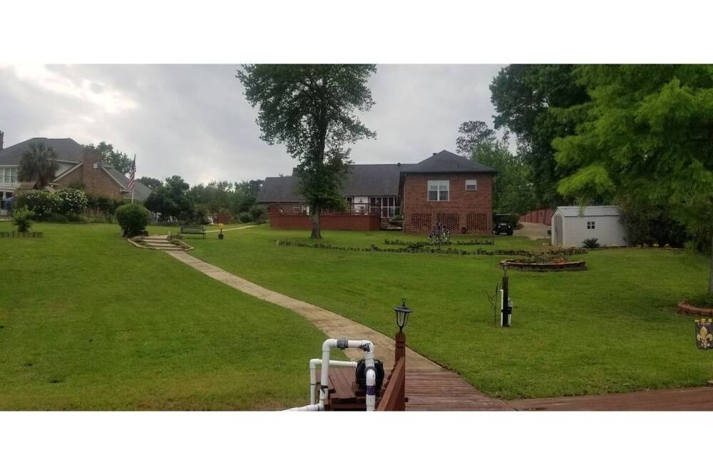 Photo of Outdoor in Benton