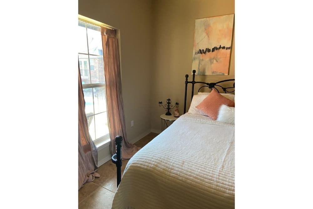 Photo of Bedroom in Benton