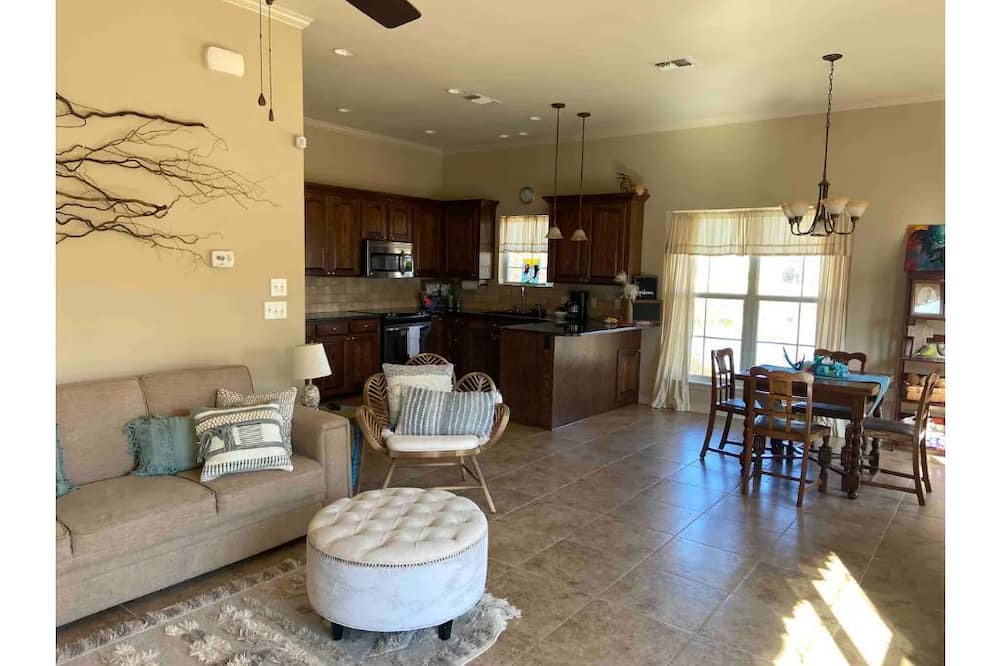 Photo of Livingroom in Benton