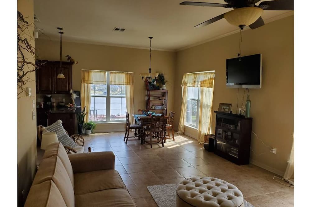 Photo of Livingroom in Benton