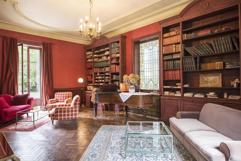 Photo of Others in Beaune