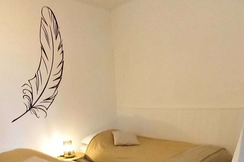 Photo of Bedroom in Saint-Macaire