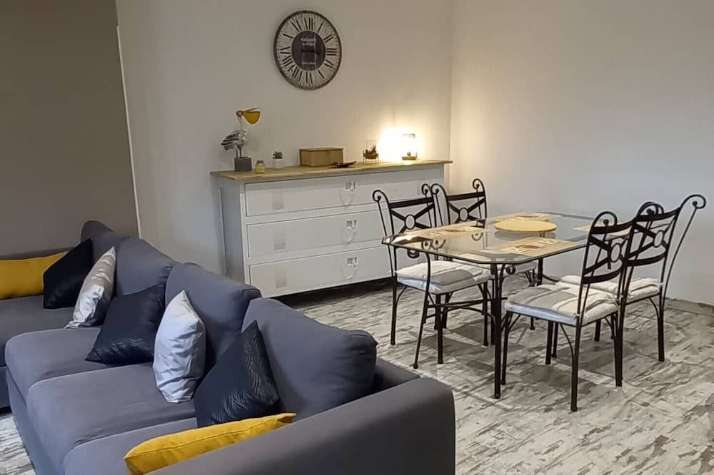 Photo of Livingroom in Saint-Macaire