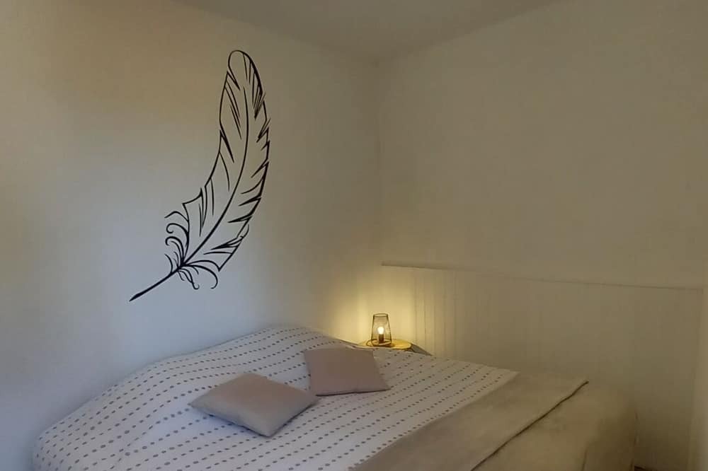 Photo of Bedroom in Saint-Macaire