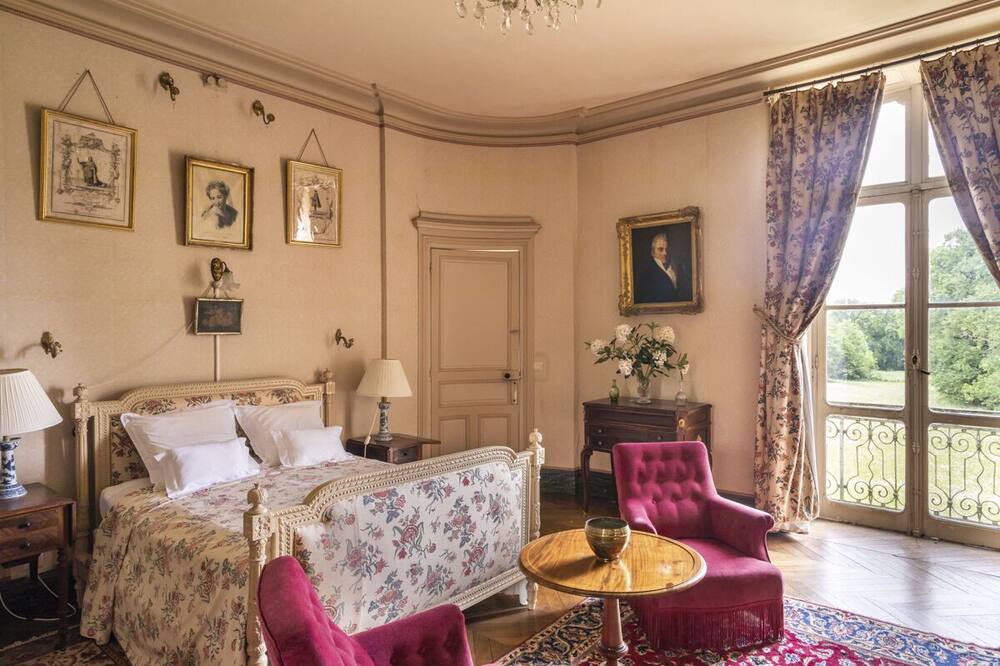 Photo of Bedroom in La Jumelliere