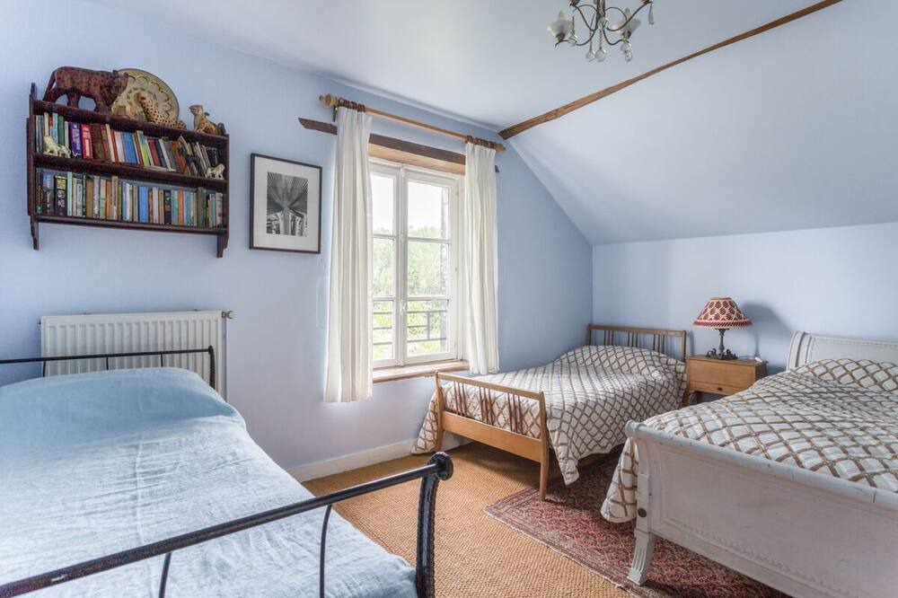 Photo of Bedroom in Villeloin-Coulange