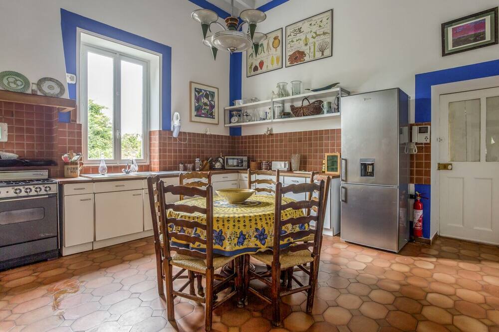 Photo of Kitchen in Villeloin-Coulange
