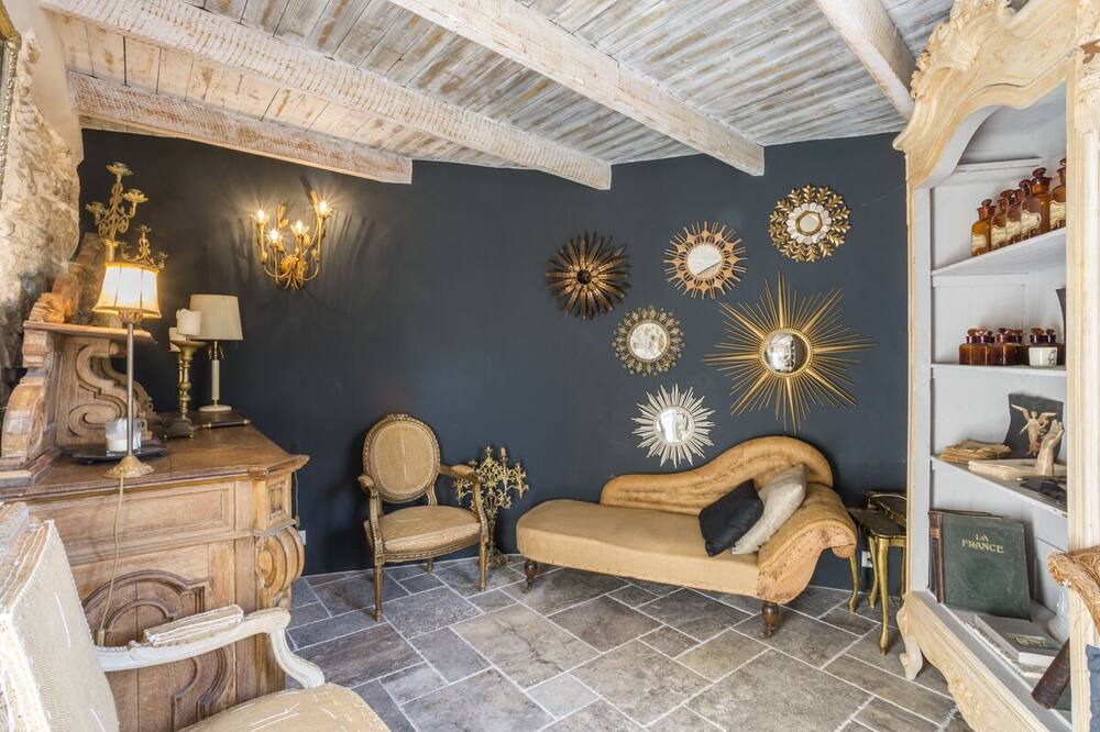 Photo of Livingroom in La Capelle-et-Masmolene