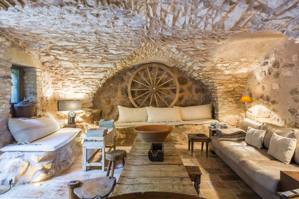 Photo of Livingroom in La Capelle-et-Masmolene