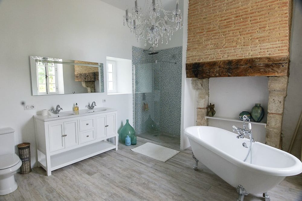 Photo of Bathroom in Agnac
