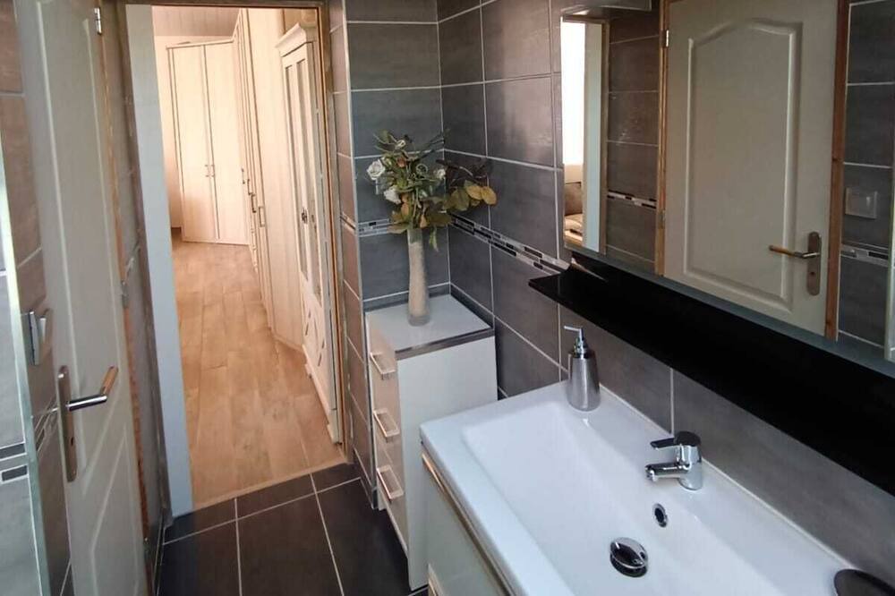 Photo of Bathroom in Grand-Fort-Philippe