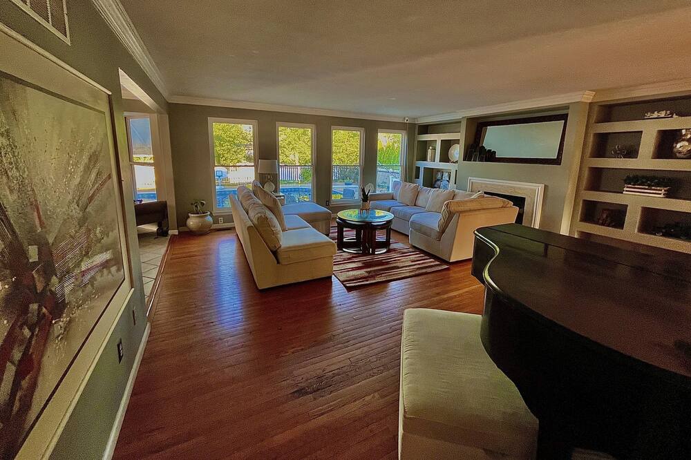 Photo of Livingroom in Dardenne Prairie