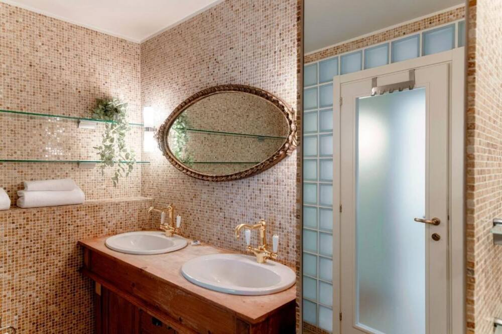 Photo of Bathroom in Morcote