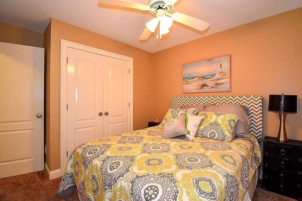 Photo of Bedroom in Alexander City