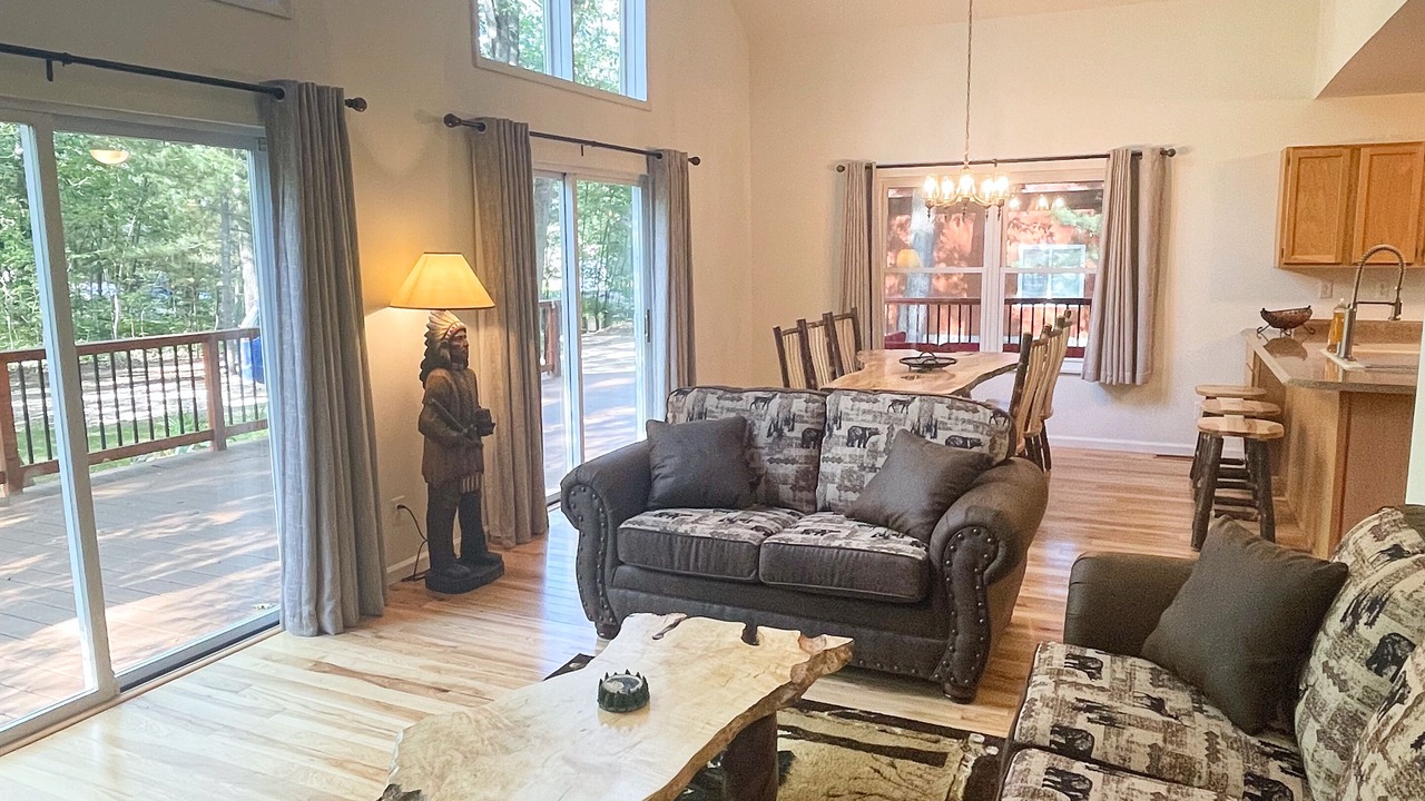 Photo of Livingroom in Houghton Lake