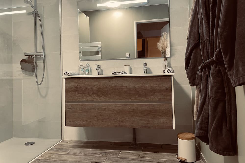 Photo of Bathroom in Rang-du-Fliers