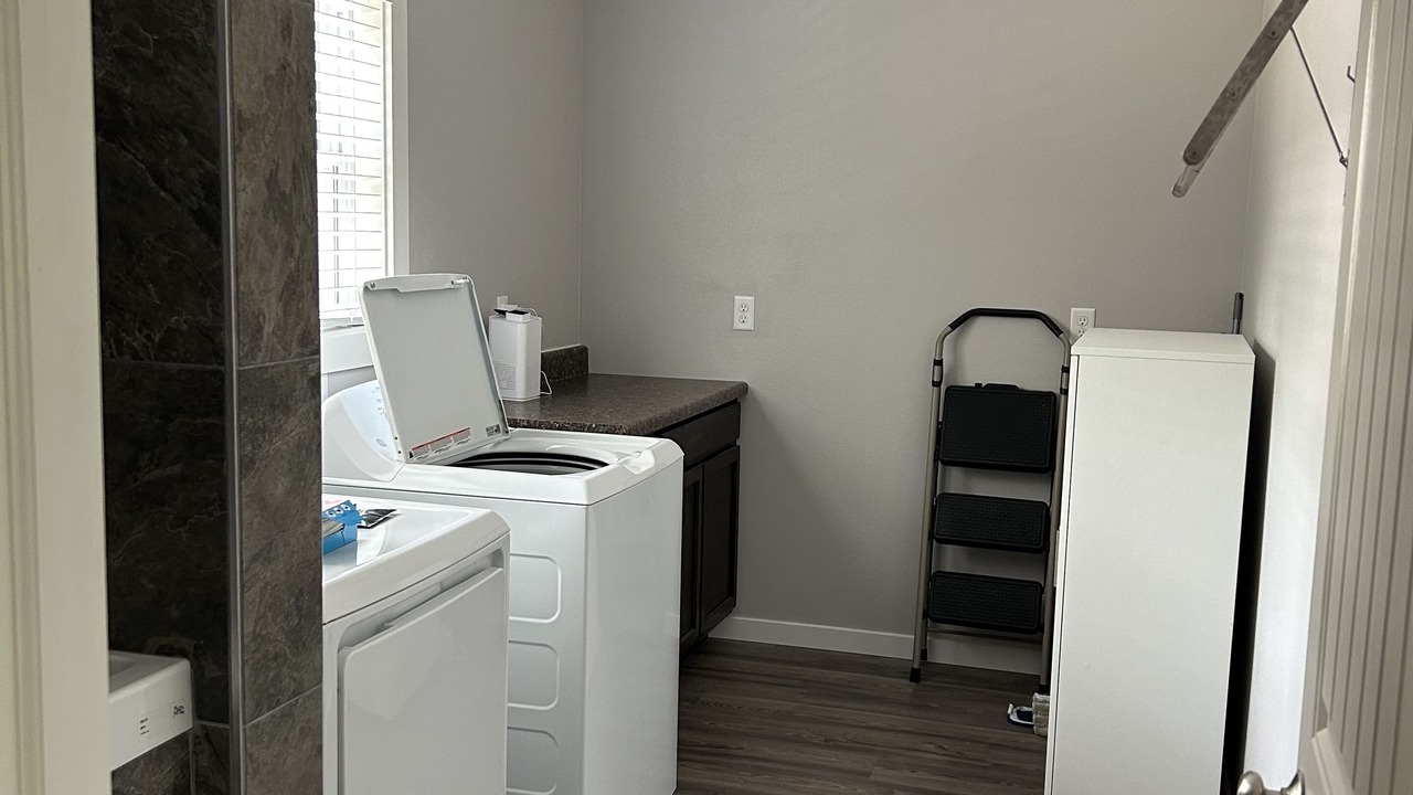 Photo of Others in Elizabeth