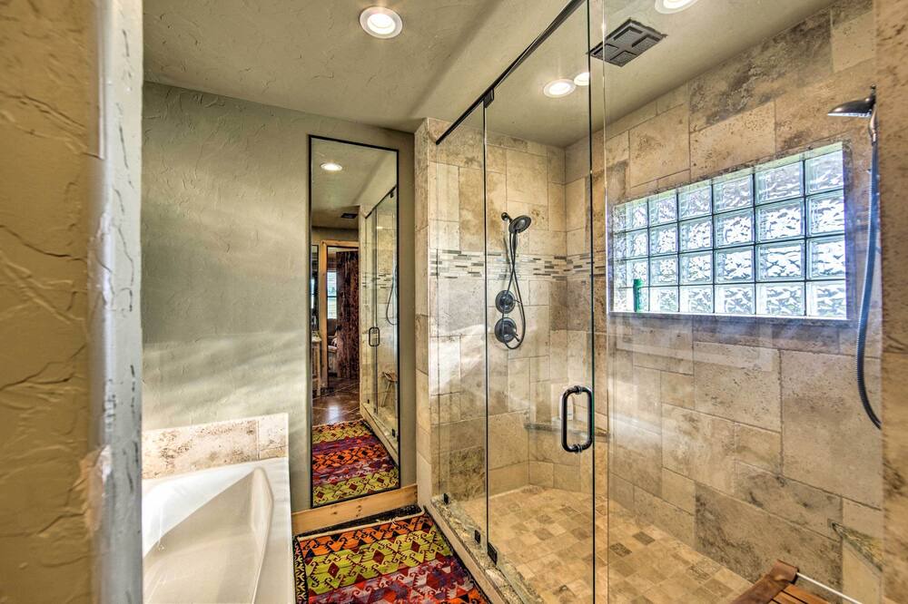 Photo of Bathroom in Cason