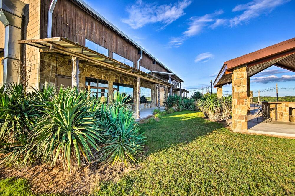 Photo of Outdoor in Cason