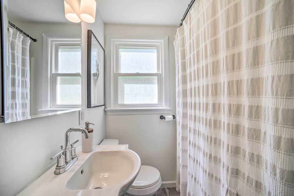Photo of Bathroom in Whitesboro